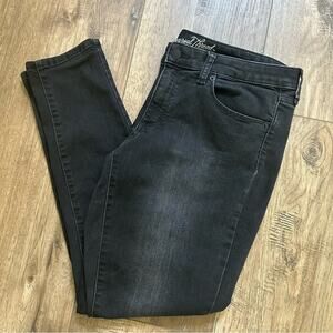 Universal Thread Mid-Rise Skinny Jeans, Women’s Black Denim, Size 10/30 SHORT